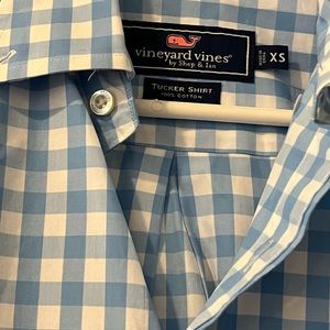 Vinyard vine blue and white check shirt. Classic fit